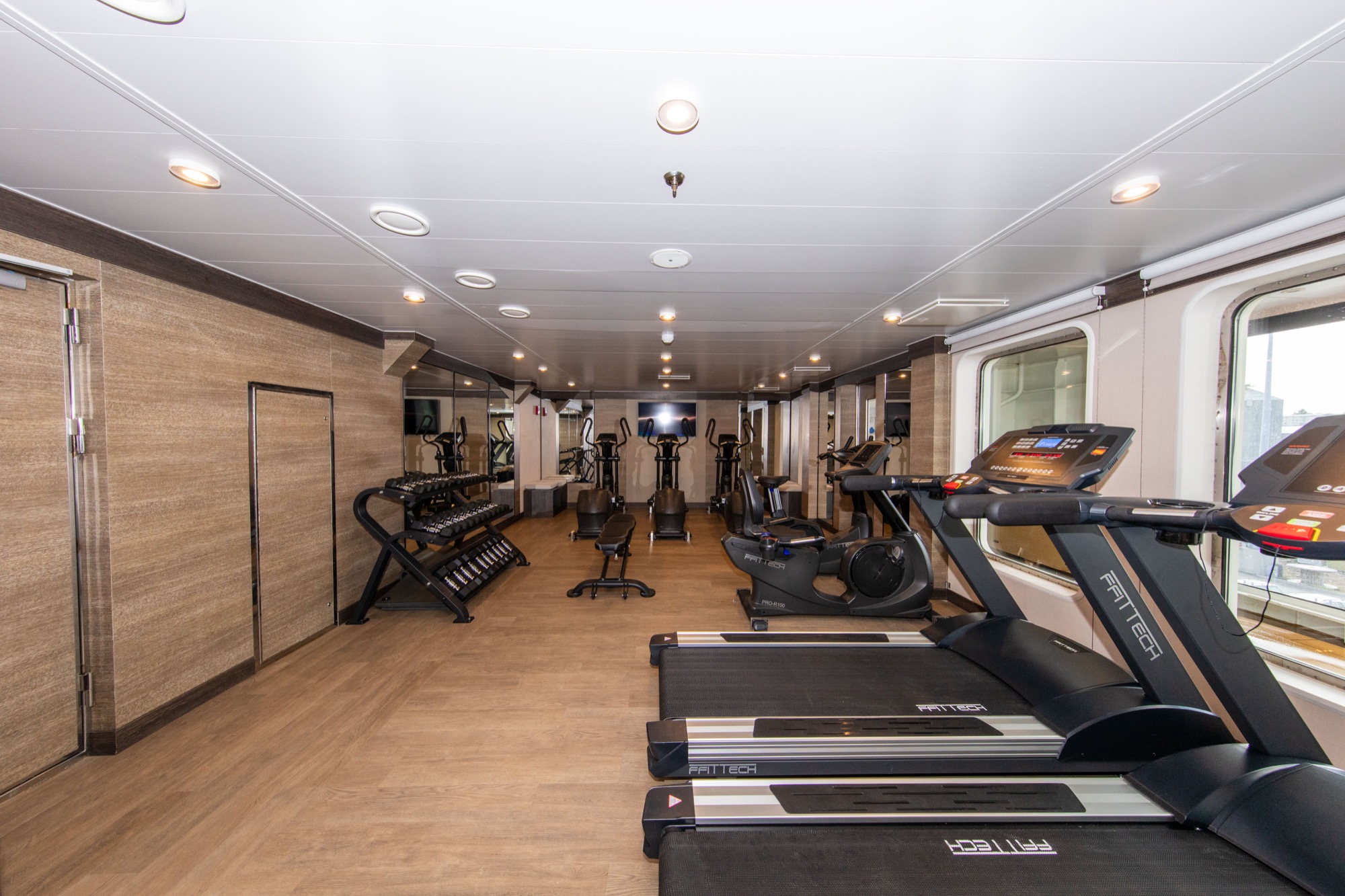 Quark Expeditions_World Explorer_Gym _1_.jpg